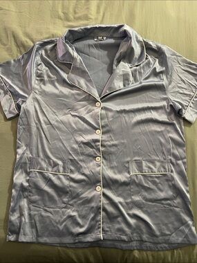 Silky Short-Sleeve Pajama Top in Light Lavender - Unbranded